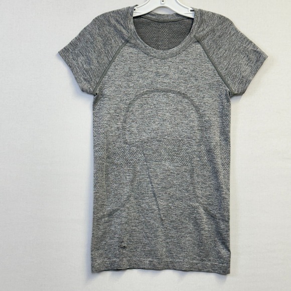 lululemon athletica Pants - Lululemon Seamless Athletic Short Sleeve Top Gray Women's Size 4